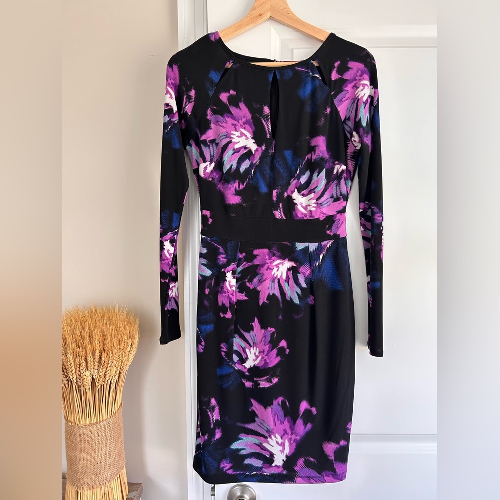 Women's Jennifer Lopez Keyhole Sheath Dress • size M